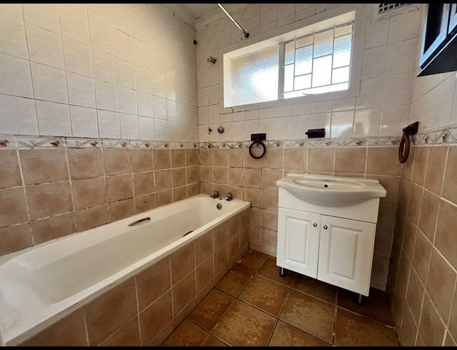 3 BEDROOM HOUSE FOR SALE IN BLUFF